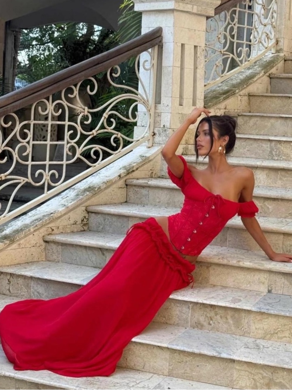 Outcast Lubela set in scarlet red 💃